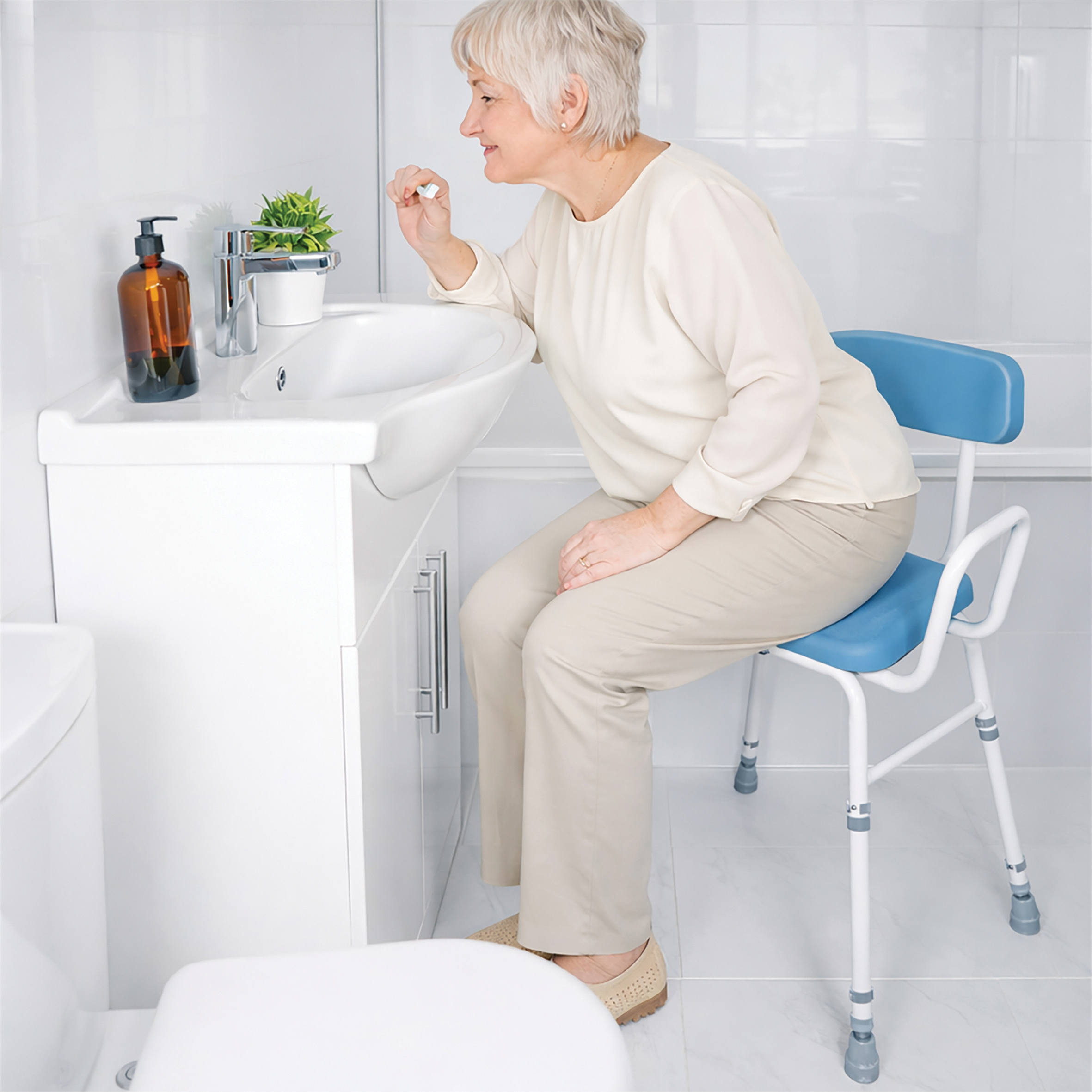 4-in-1 Perching Stool | Verstelbare Zitkruk met Rugleuning en Armleuningen